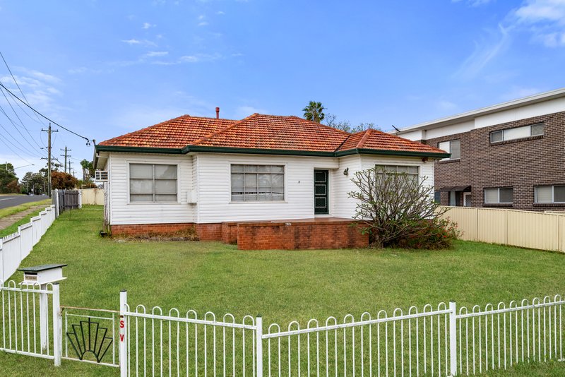 Photo - 31 Chesham Parade, Glenfield NSW 2167 - Image 2