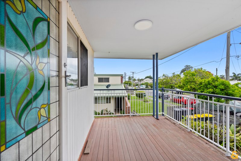 Photo - 31 Chestnut Street, Wynnum QLD 4178 - Image 3