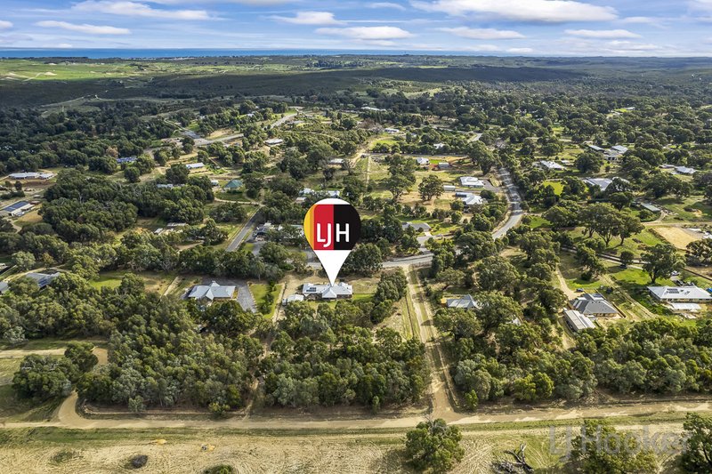 31 Cinnamon Meander, Two Rocks WA 6037