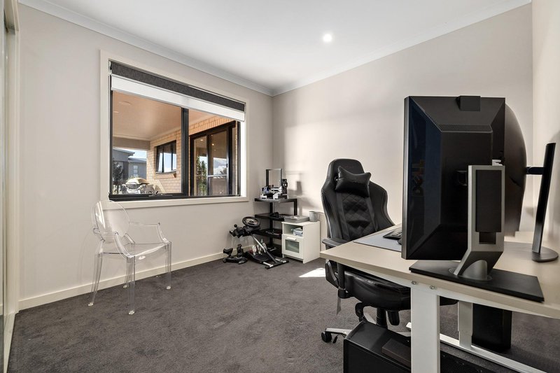 Photo - 31 Clancy Mckenna Crescent, Bonner ACT 2914 - Image 12