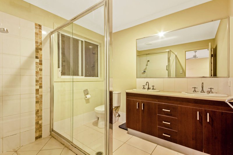 Photo - 31 Clearwater Crescent, Murrumba Downs QLD 4503 - Image 6