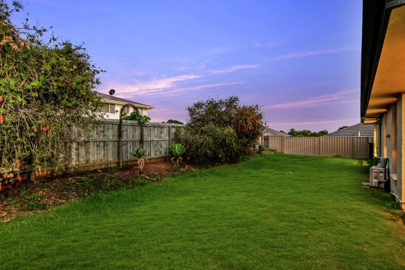 Photo - 31 Clearwater Crescent, Murrumba Downs QLD 4503 - Image 11