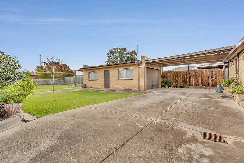 Photo - 31 Clydesdale Road, Airport West VIC 3042 - Image 11