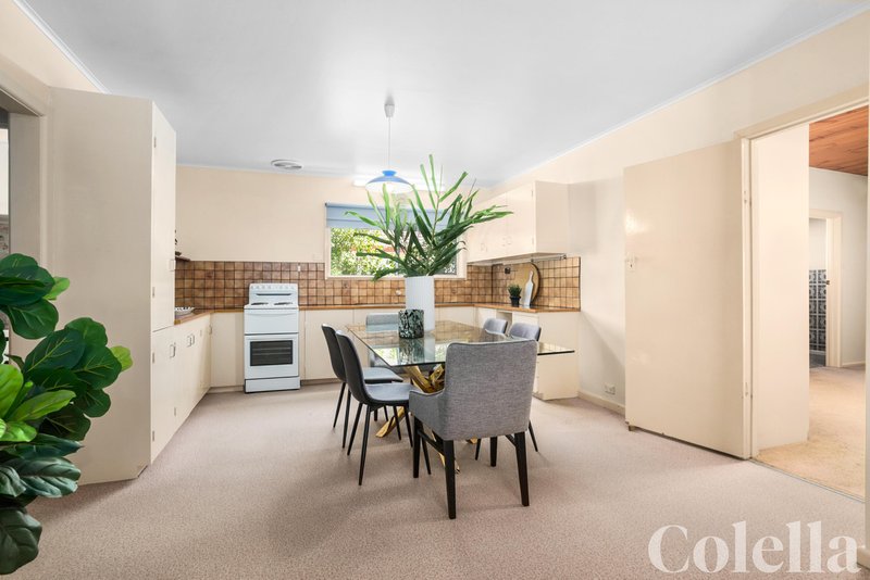 Photo - 31 Colin Road, Oakleigh South VIC 3167 - Image 2