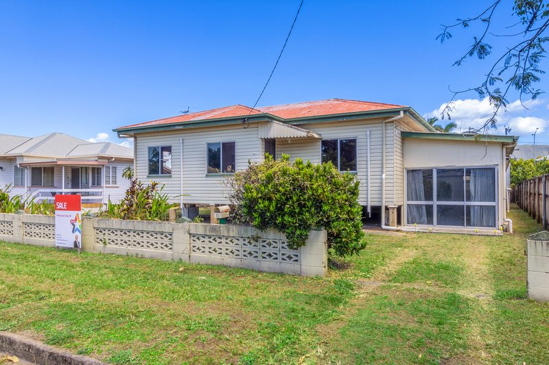 31 Collinson Street, Westcourt QLD 4870