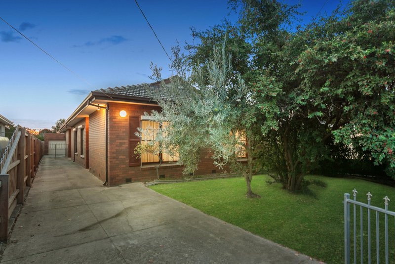 Photo - 31 Compton Street, Reservoir VIC 3073 - Image 2