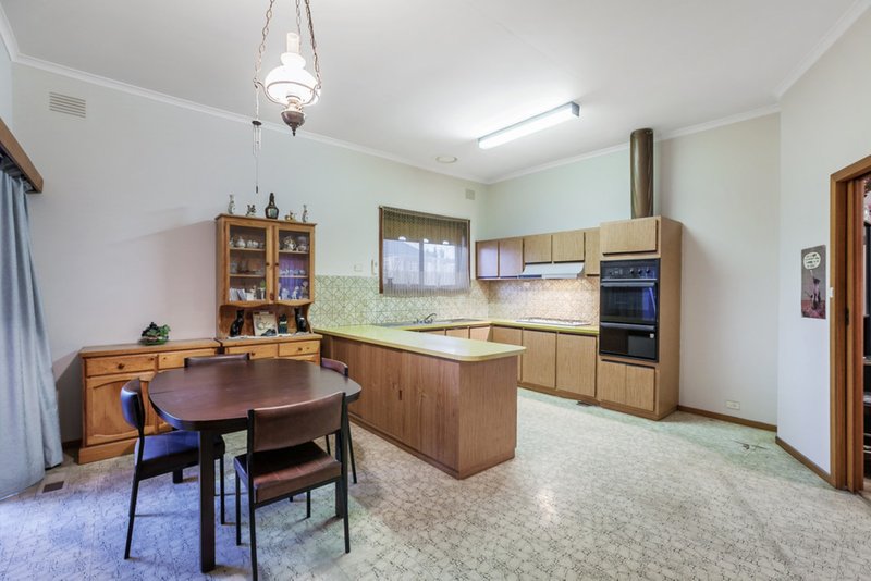 Photo - 31 Compton Street, Reservoir VIC 3073 - Image 5