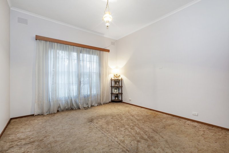 Photo - 31 Compton Street, Reservoir VIC 3073 - Image 8