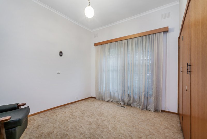 Photo - 31 Compton Street, Reservoir VIC 3073 - Image 9