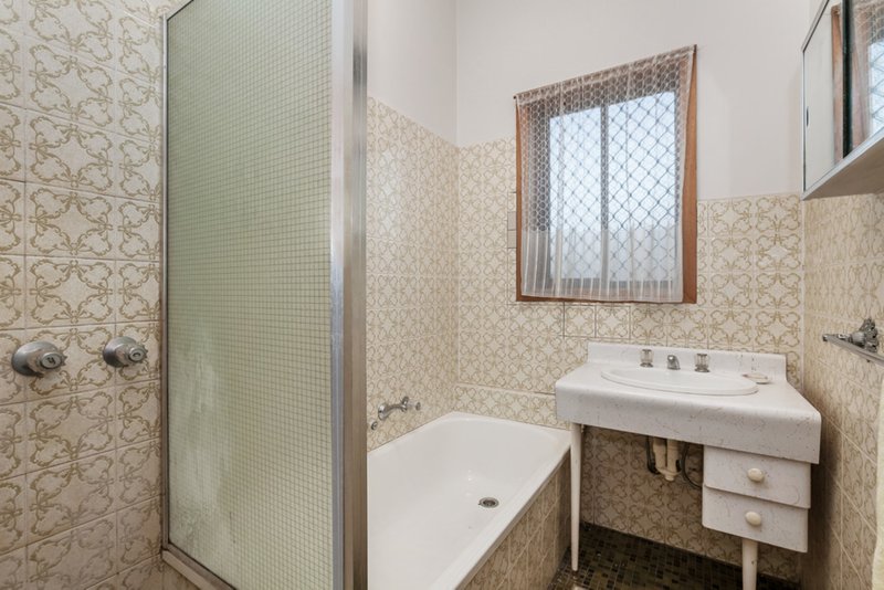 Photo - 31 Compton Street, Reservoir VIC 3073 - Image 10