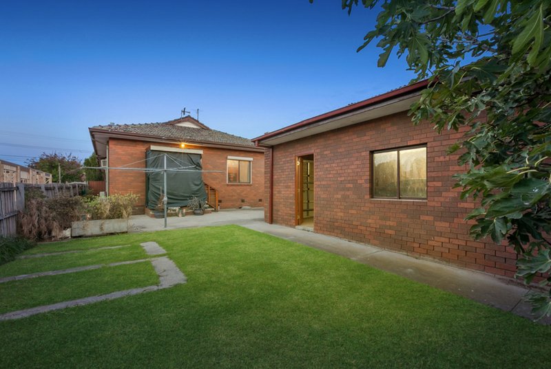 Photo - 31 Compton Street, Reservoir VIC 3073 - Image 11