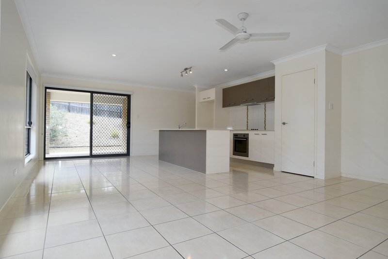 Photo - 31 Cornforth Crescent, Kirkwood QLD 4680 - Image 7