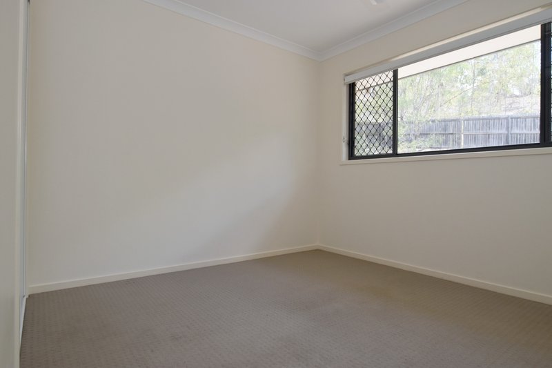 Photo - 31 Cornforth Crescent, Kirkwood QLD 4680 - Image 13