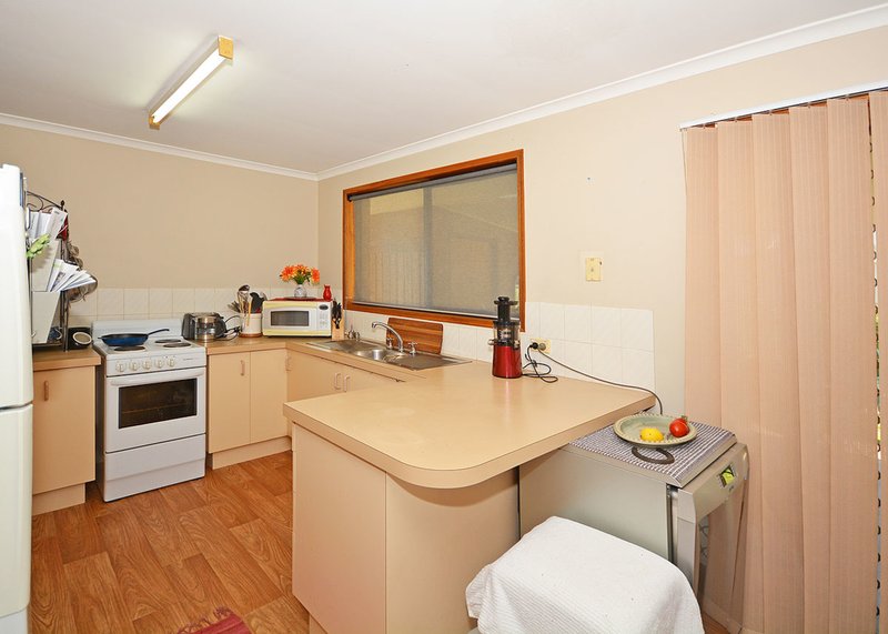 Photo - 31 Corser Street, Point Vernon QLD 4655 - Image 8