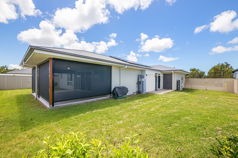 Photo - 31 Corymbia Way, Banksia Beach QLD 4507 - Image 16