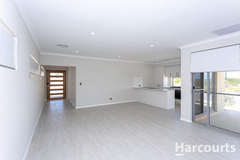 Photo - 31 Cowaramup Loop, Two Rocks WA 6037 - Image 2