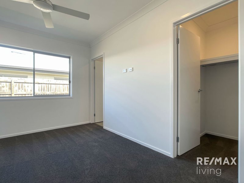 Photo - 31 Crawford Street, Strathpine QLD 4500 - Image 9