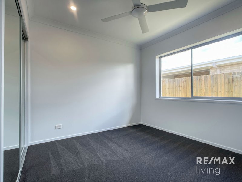 Photo - 31 Crawford Street, Strathpine QLD 4500 - Image 12