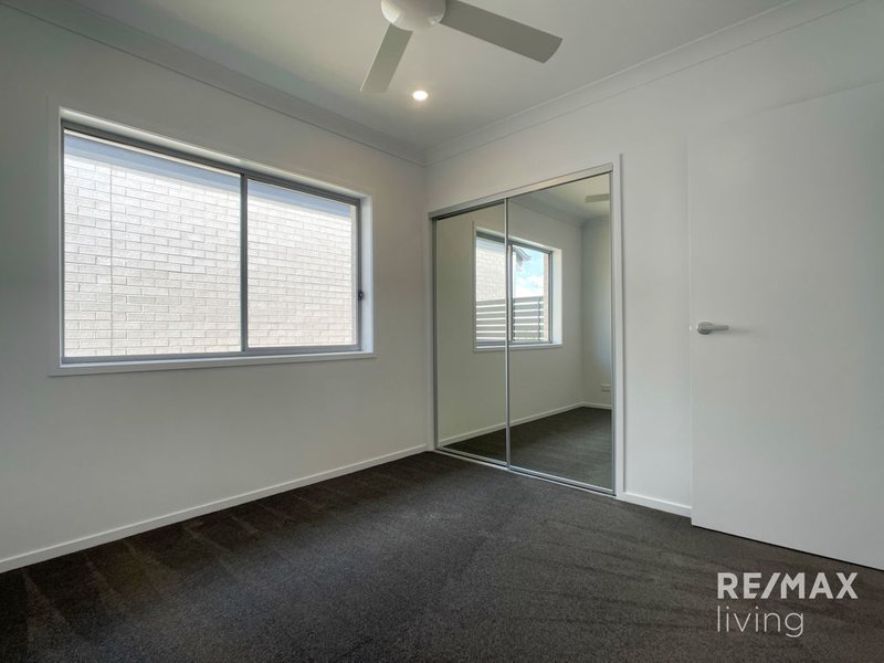 Photo - 31 Crawford Street, Strathpine QLD 4500 - Image 13