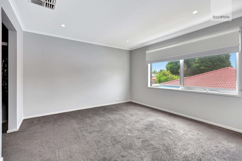 Photo - 31 Cunningham Drive, Mill Park VIC 3082 - Image 7