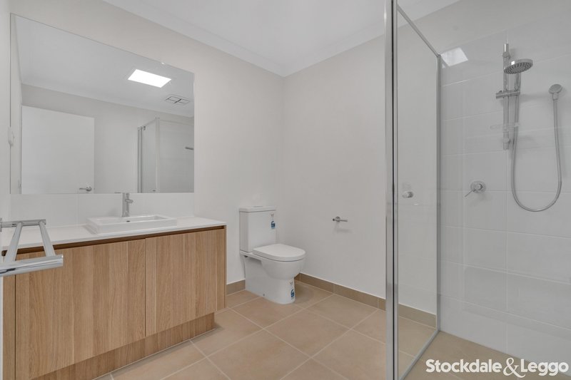 Photo - 31 Curbridge Drive, Donnybrook VIC 3064 - Image 10