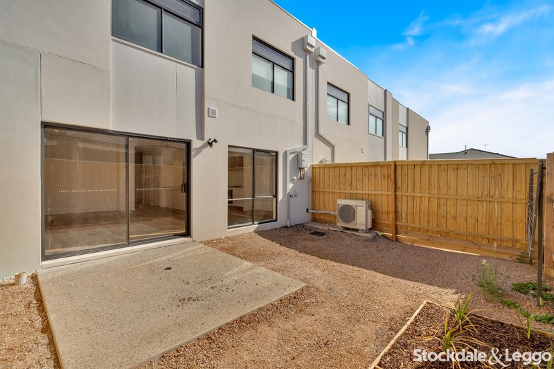 Photo - 31 Curbridge Drive, Donnybrook VIC 3064 - Image 15