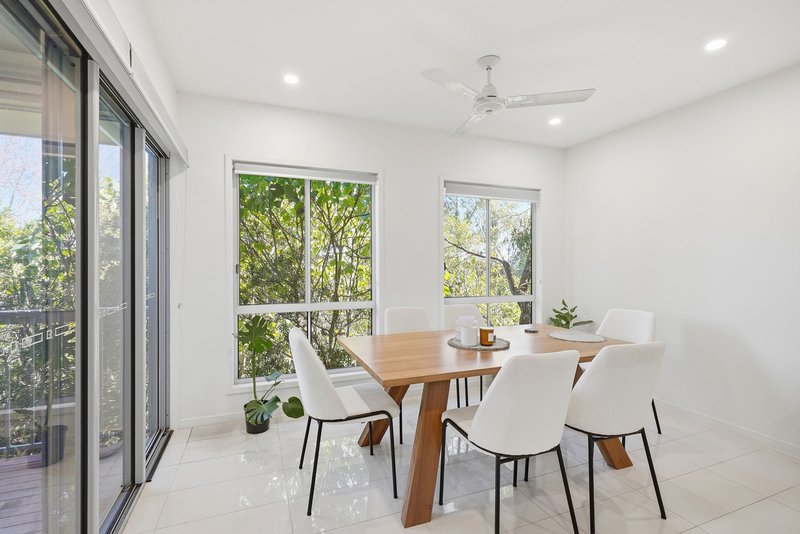 Photo - 31 Currumbin Chase, Currumbin QLD 4223 - Image 5