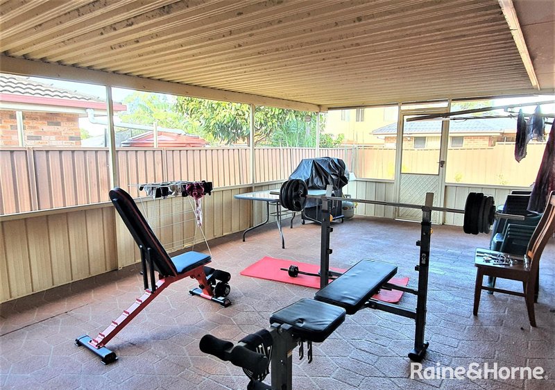 Photo - 31 Cyclamen Place, Macquarie Fields NSW 2564 - Image 11