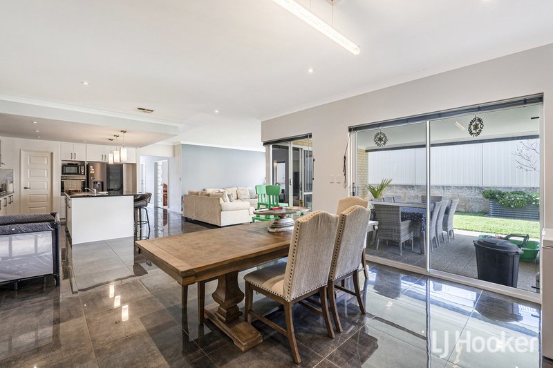Photo - 31 Dalwallinu Terrace, Dawesville WA 6211 - Image 11