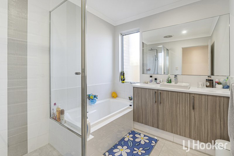Photo - 31 Dalwallinu Terrace, Dawesville WA 6211 - Image 25