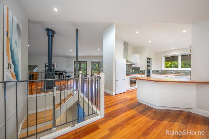 Photo - 31 De Lisle Avenue, Sunbury VIC 3429 - Image 5