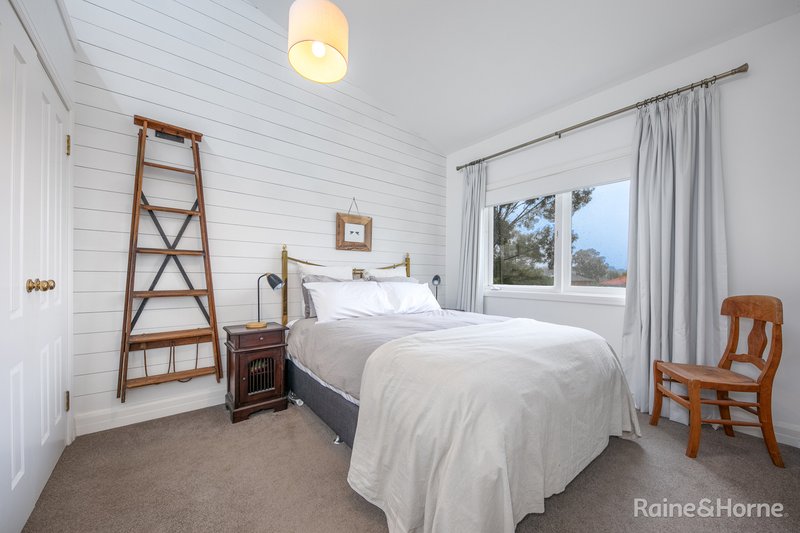 Photo - 31 De Lisle Avenue, Sunbury VIC 3429 - Image 24