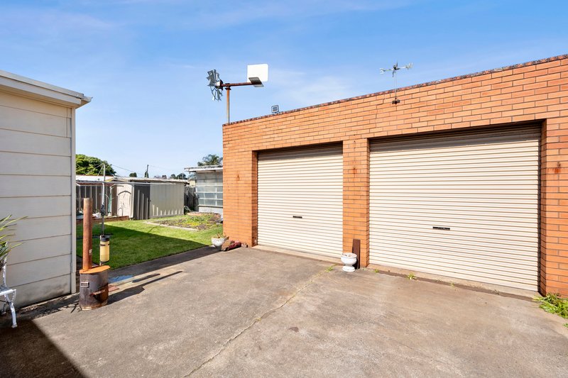 Photo - 31 Dearborn Parade, Corio VIC 3214 - Image 2