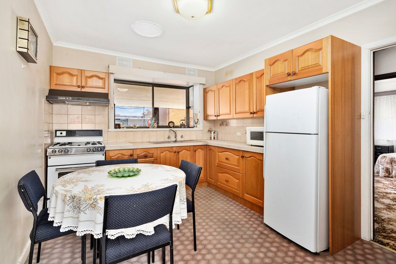 Photo - 31 Dearborn Parade, Corio VIC 3214 - Image 6