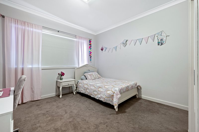 Photo - 31 Deerubbin Drive, Glenmore Park NSW 2745 - Image 18