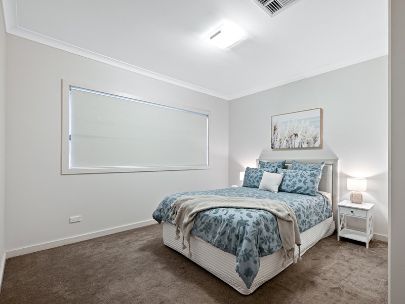 Photo - 31 Deerubbin Drive, Glenmore Park NSW 2745 - Image 20