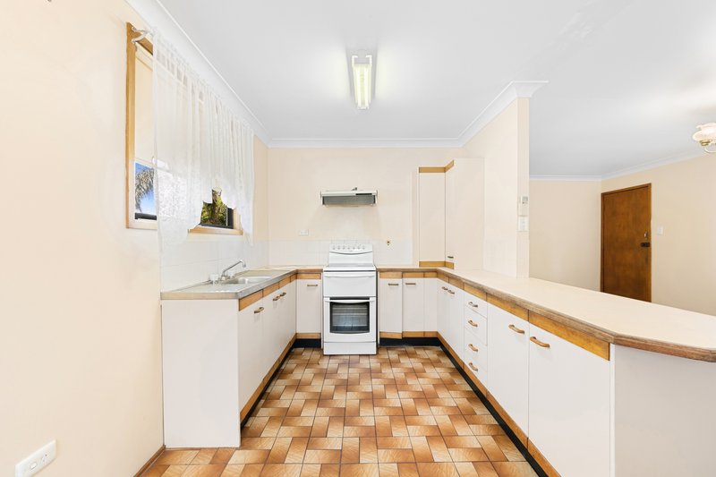 Photo - 31 Delia Avenue, Budgewoi NSW 2262 - Image 2