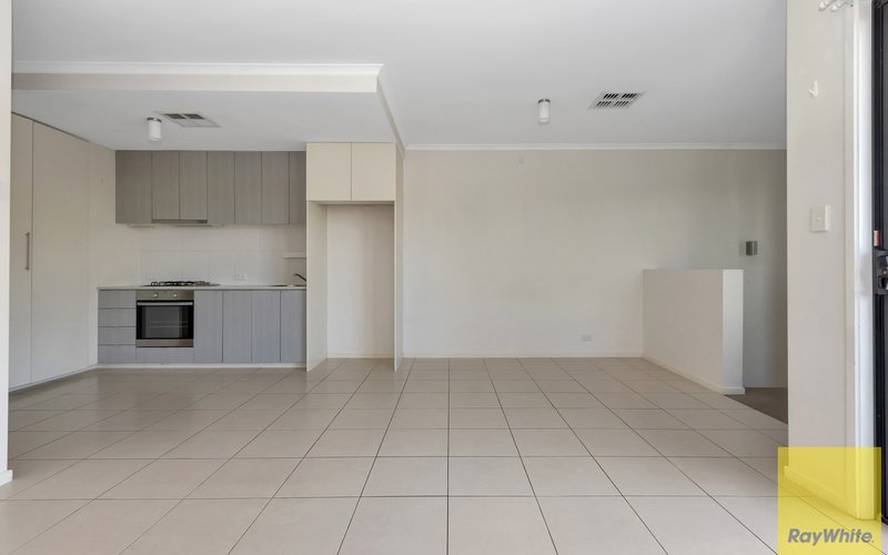 Photo - 31 Derby Lane, St Clair SA 5011 - Image 6