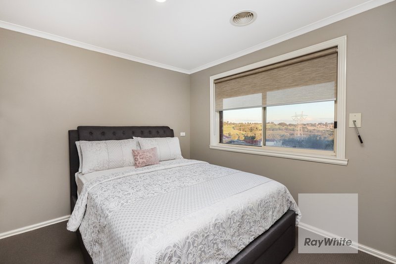 Photo - 31 Dorset Drive, Greenvale VIC 3059 - Image 16