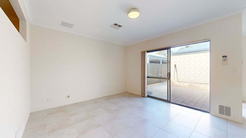 Photo - 31 Dunk Street, Yanchep WA 6035 - Image 5