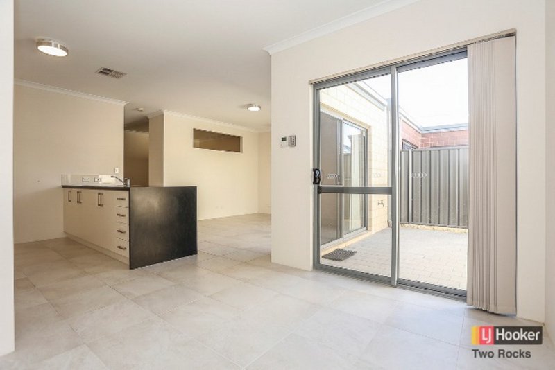 Photo - 31 Dunk Street, Yanchep WA 6035 - Image 4