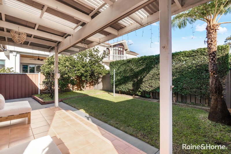 Photo - 31 Earlwood Avenue, Earlwood NSW 2206 - Image 2