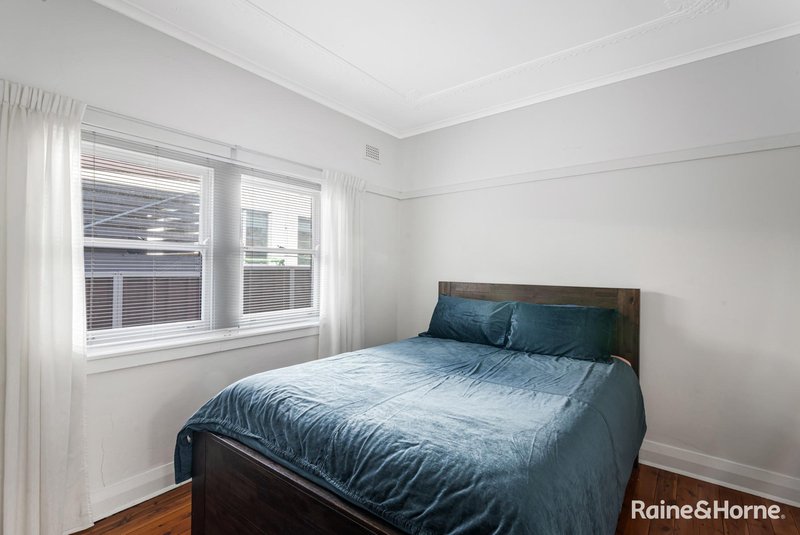 Photo - 31 Earlwood Avenue, Earlwood NSW 2206 - Image 7