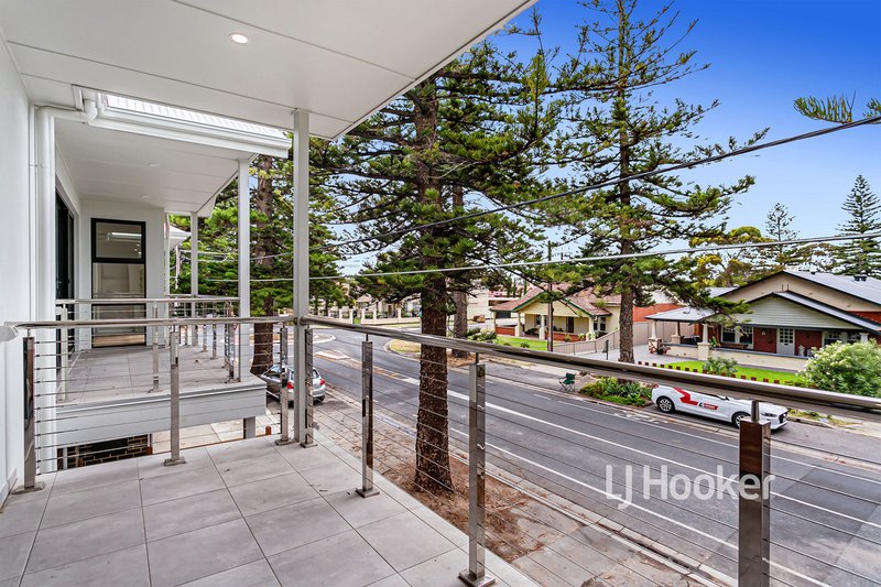 Photo - 31 East Terrace, Henley Beach SA 5022 - Image 4