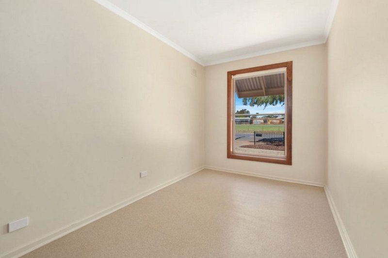 Photo - 31 Easton Road, Davoren Park SA 5113 - Image 3