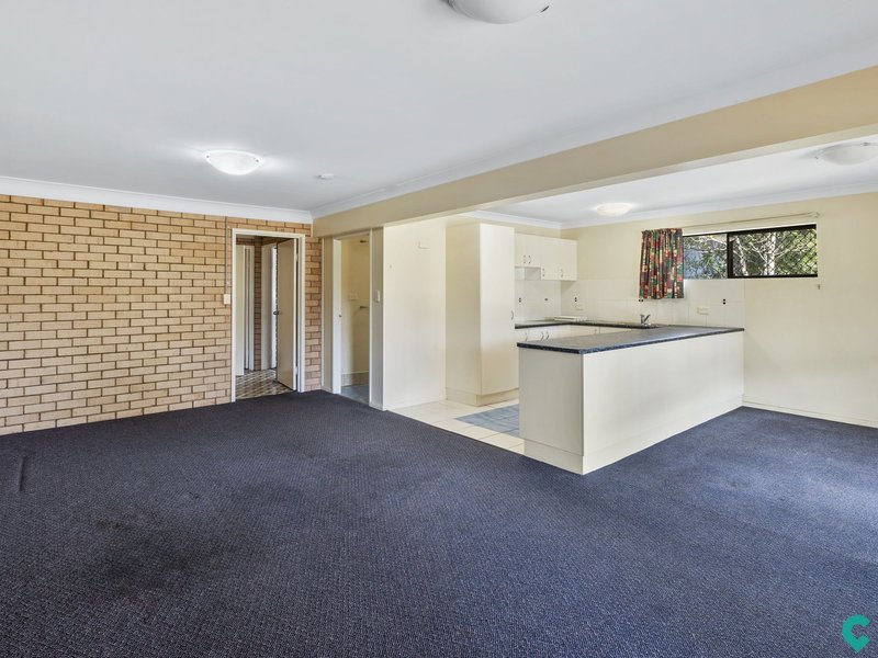 Photo - 31 Ellerdale Court, Strathpine QLD 4500 - Image 11