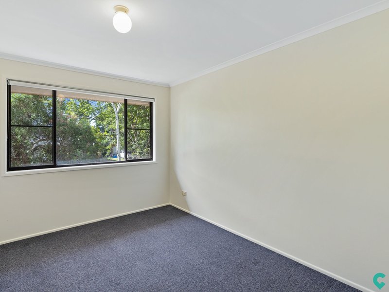 Photo - 31 Ellerdale Court, Strathpine QLD 4500 - Image 12