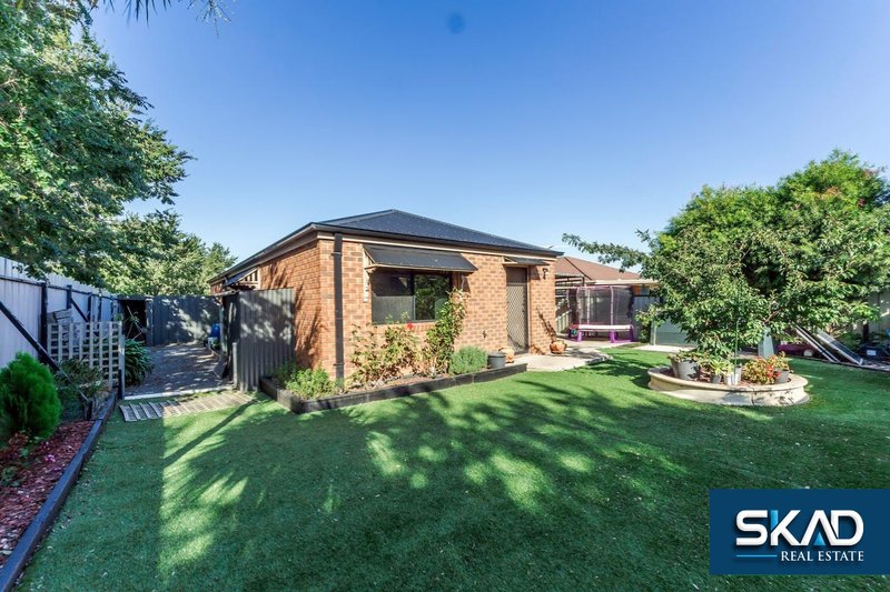 Photo - 31 Emerald Circuit, Craigieburn VIC 3064 - Image 9