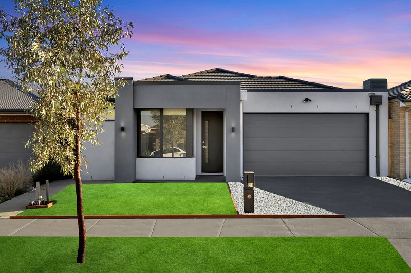 Photo - 31 Equestrian Street, Tarneit VIC 3029 - Image 2