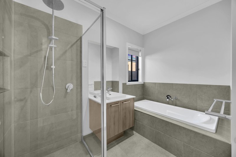 Photo - 31 Equestrian Street, Tarneit VIC 3029 - Image 22